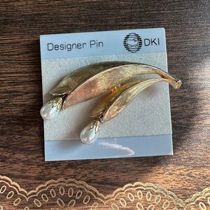 Vintage Gold Leaf Brooch with Pearl Dangles